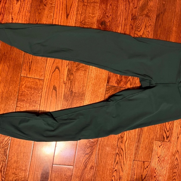 Lululemon Sz 8 detail tights - Picture 2 of 2